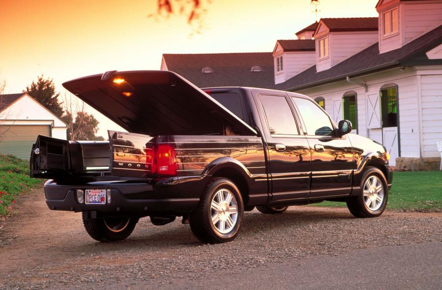 Lincoln Blackwood 2001 года  (фото 38 из 46)